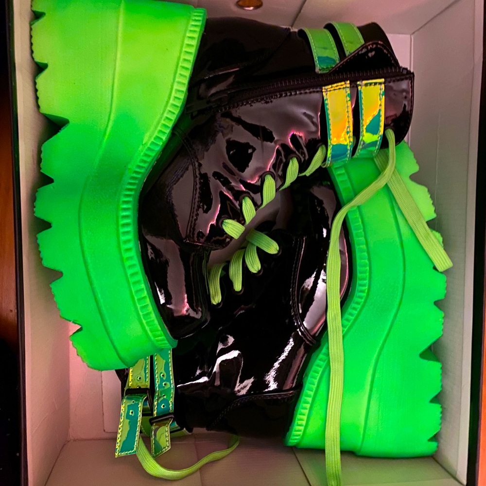 Demonias Shaker-52 Neon Green Brand New